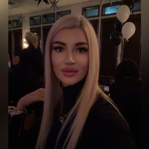 Meet your Posher, Daniela